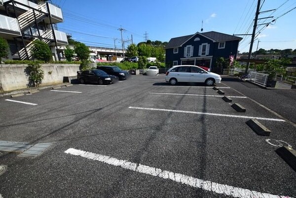 駐車場(★アスファルトの駐車場です　空き要確認★)