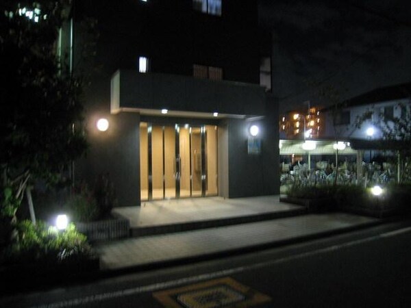 エントランス(★夜のエントランス★)