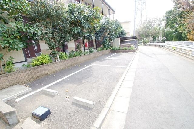 駐車場(★お部屋探しはタウンハウジング稲田堤店まで★)