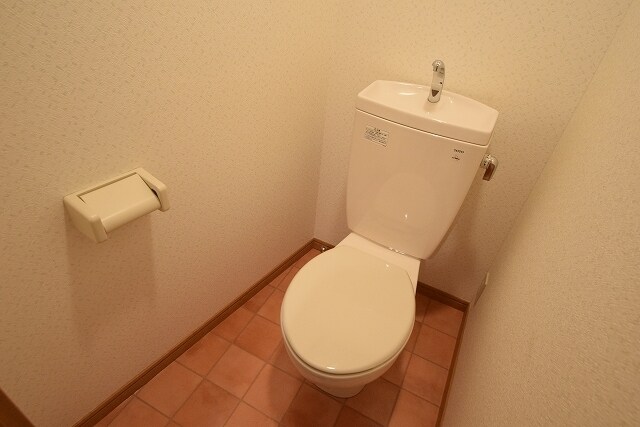 物件内観写真5　(★清潔感のあるトイレです★)