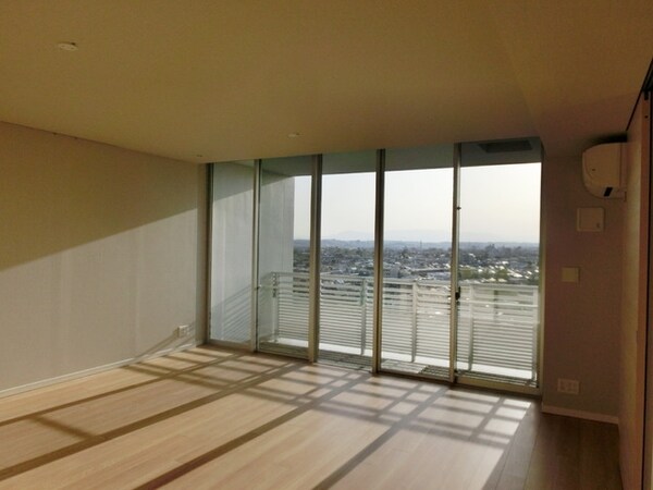 その他(★窓が大きく明るいお部屋です★)