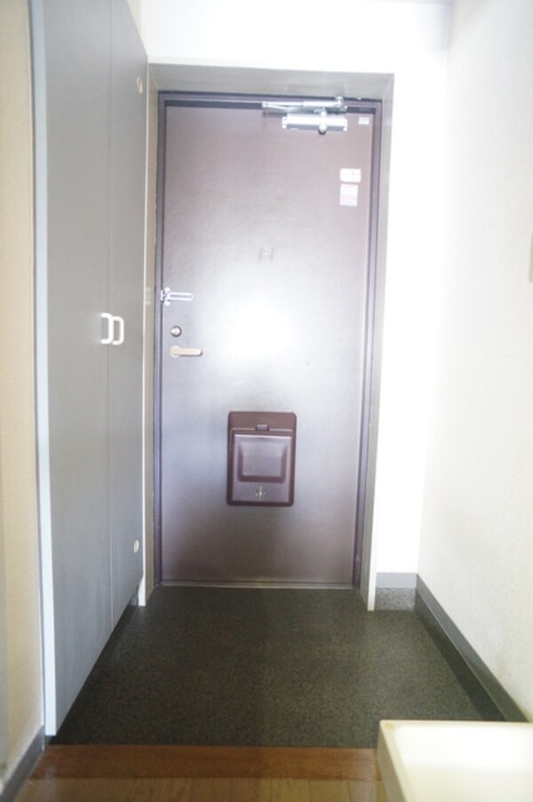 玄関(玄関スペース広めでゆったりとお出掛け準備できます☆)