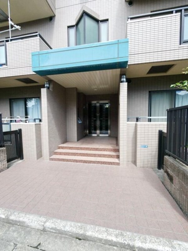 エントランス(★お部屋探しはタウンハウジング稲田堤店まで★)