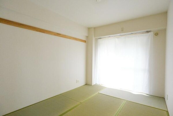 その他室内・内装(★6帖の落ち着ける和室です★)