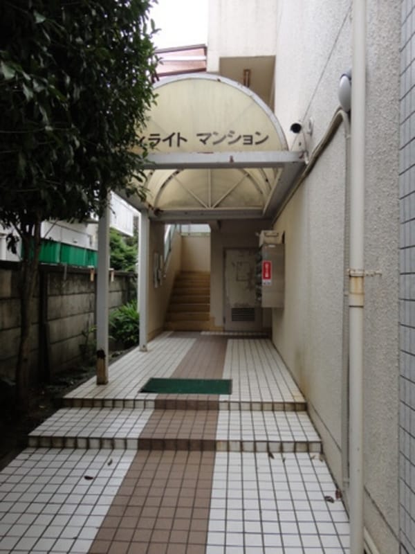 エントランス(★キレイに掃除されてる入り口★)