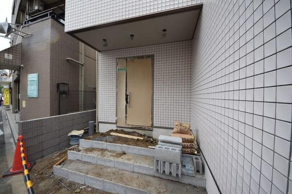 エントランス(7月上旬完成予定)