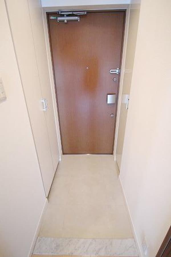 玄関(★玄関ホールなので靴の履き替えがしやすいです★)
