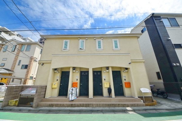 エントランス(タウンハウジング府中店まで)
