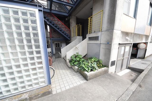 物件内観写真5　(★マンションの入り口になります★)