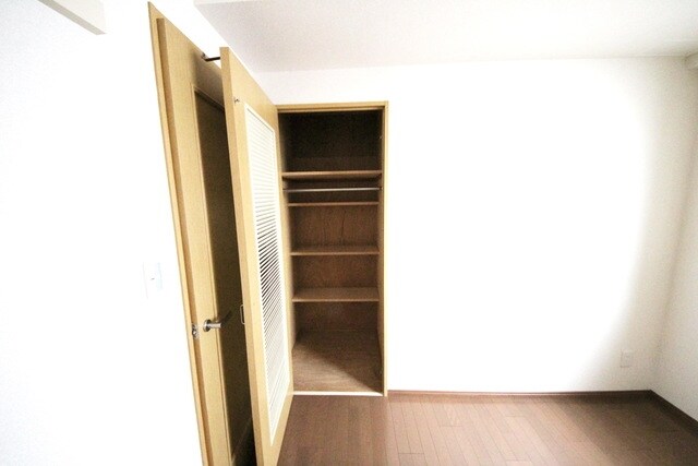 物件内観写真9　(★洋室クローゼット★)