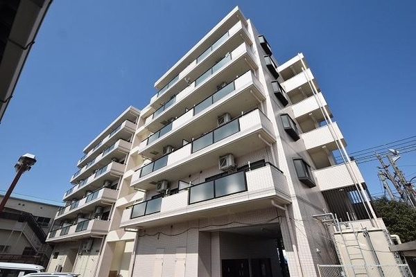 外観(★全戸南向きで日当たり良好・ペット相談・安心のオートロック…)