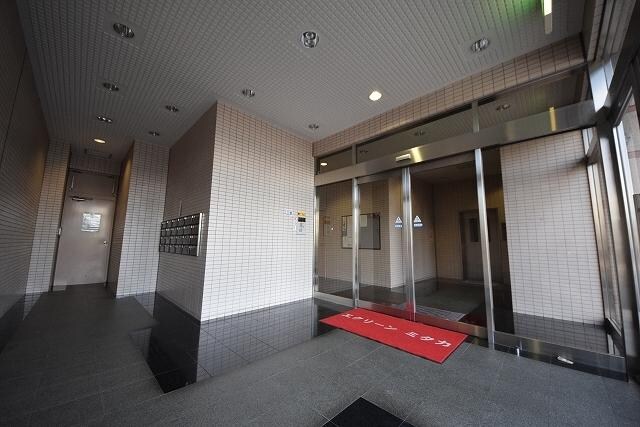 物件内観写真8　(★安心のオートロック付きエントランスです★)