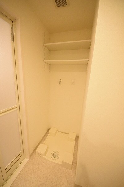 物件内観写真16　(洗濯機置き場)