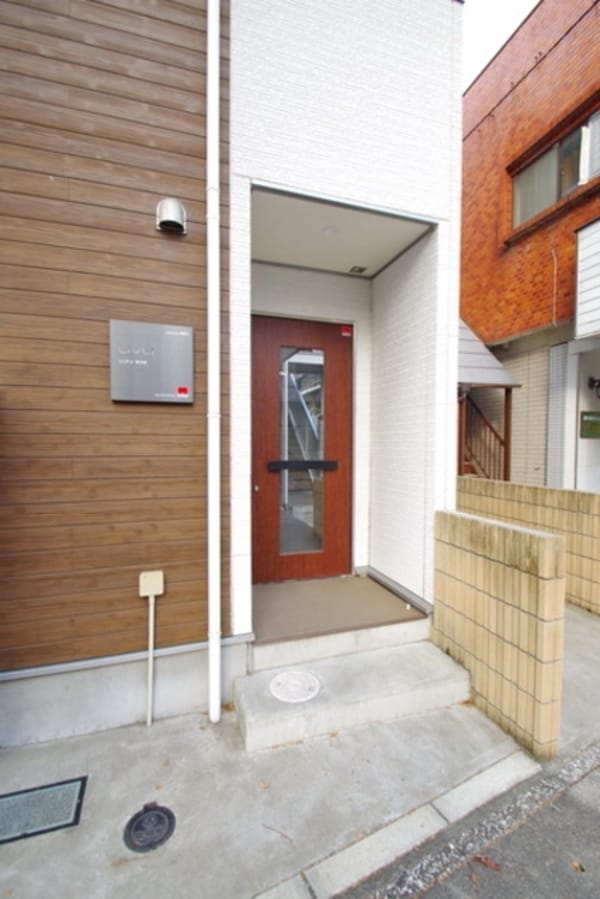 エントランス(★お部屋探しはタウンハウジング稲田堤店まで★)