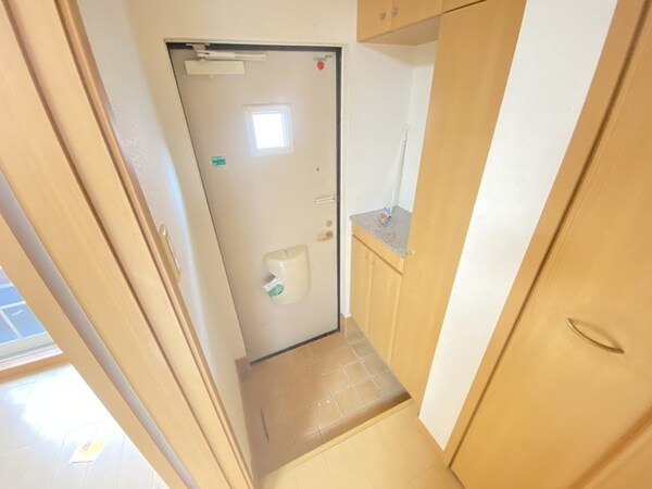 玄関(★お部屋探しはタウンハウジング祖師ヶ谷大蔵店にお任せ下さい★)