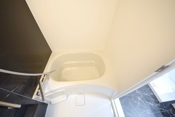 バス／シャワールーム等(★★)