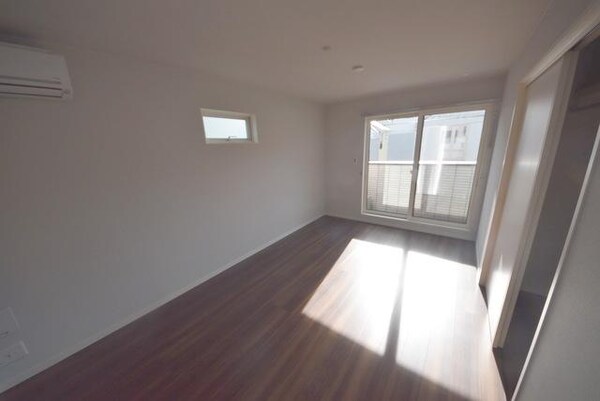 リビング・居室(★広めの洋室7.5帖のお部屋です★)