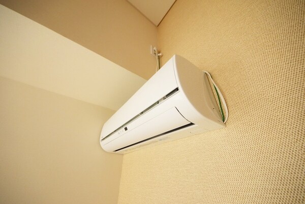 設備(エアコン付)