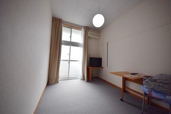 リビング・居室(★窓が高くて明るいです★)