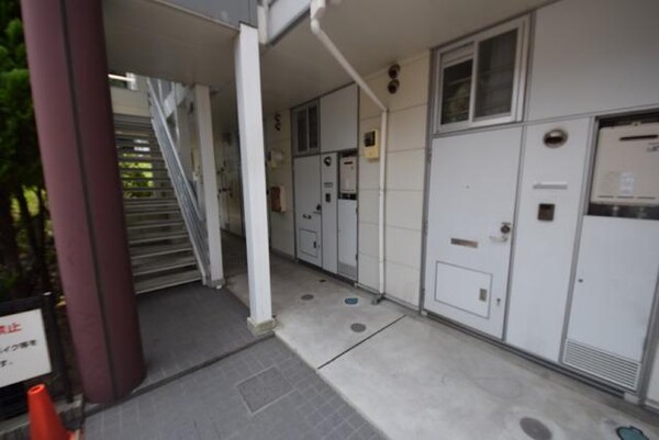 エントランス(★玄関前スパース★)