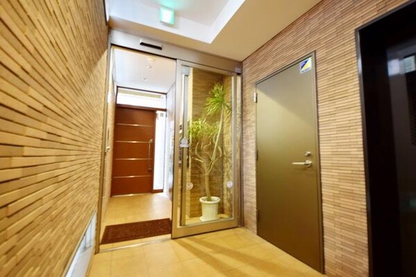 エントランス(★TVモニター付きオートロック完備★)