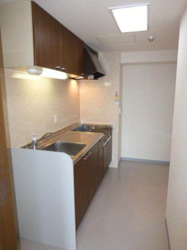 キッチン(広いキッチンスペースです)