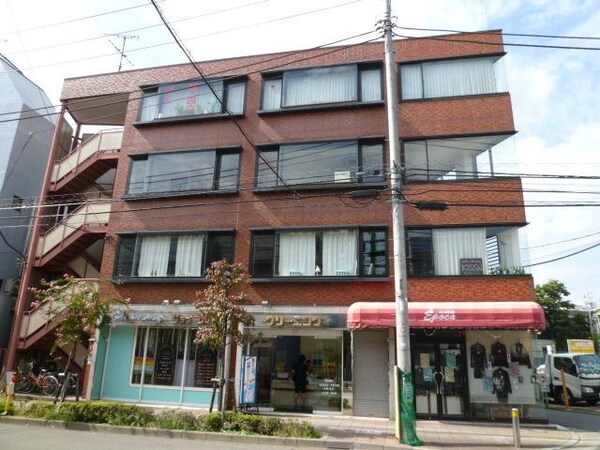 外観(★コンビニ・スーパー近くで生活に便利です★)