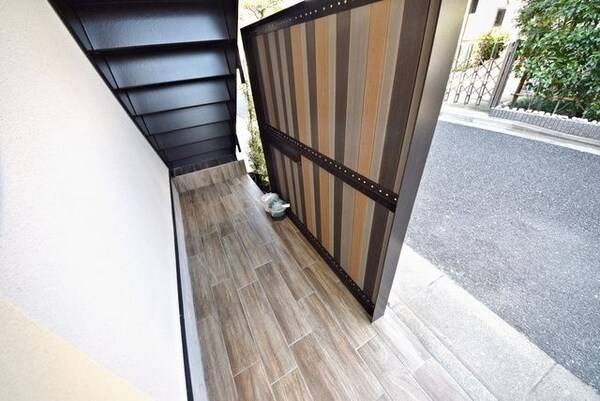 エントランス(★ゴミ置き場★)