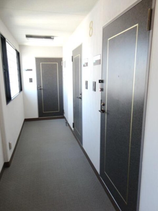 エントランス(★建物内廊下スペースです★)