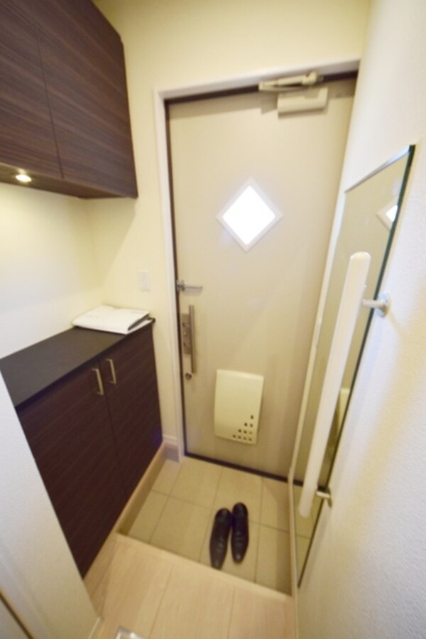 玄関(★お部屋探しは株式会社タウンハウジング東京まで★)