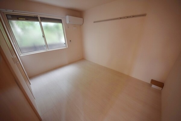 リビング・居室(★白いフローリングの洋室★)