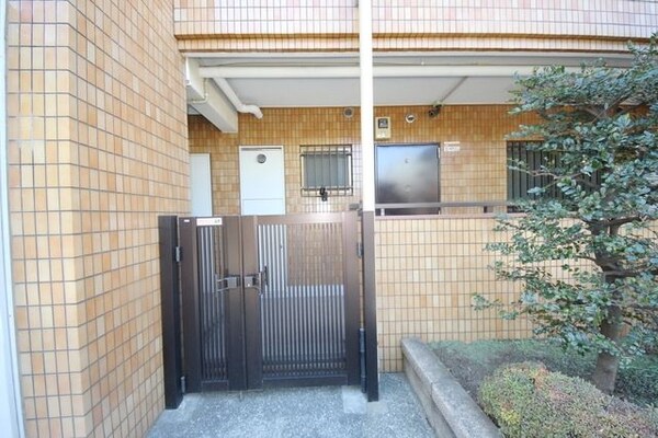 エントランス(★お部屋への入り口です★)