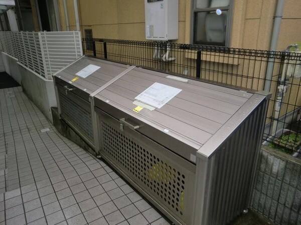 共有部分(★ゴミ置場になります★)