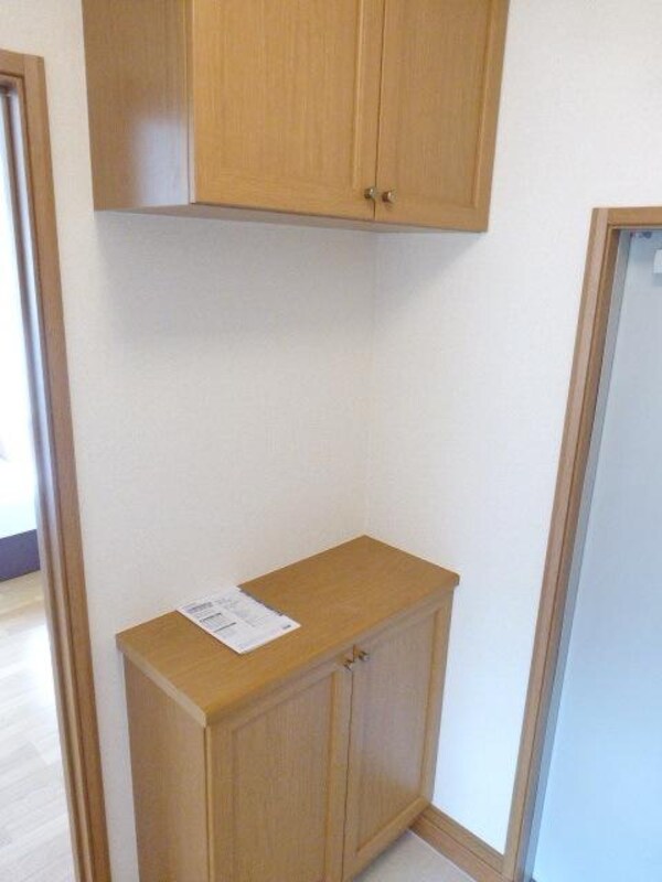 設備(たっぷり入るシューズボックスです)