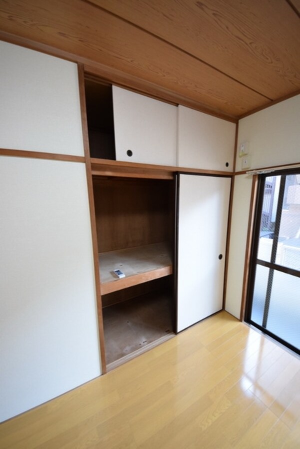 収納(★バス・トイレ別★南向きです★国領駅から徒歩3分★)