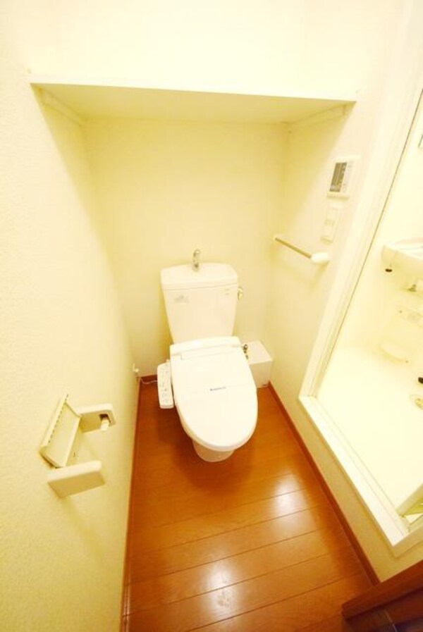 トイレ(★清潔感のあるシャワートイレです★)