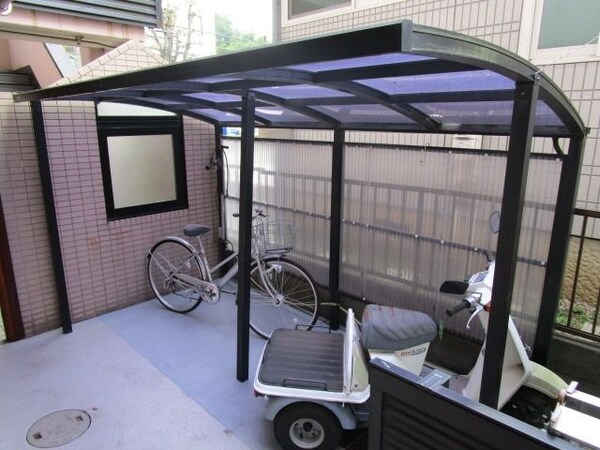 共有部分(★敷地内屋根付き駐輪場です、大事な自転車をお守りください★)