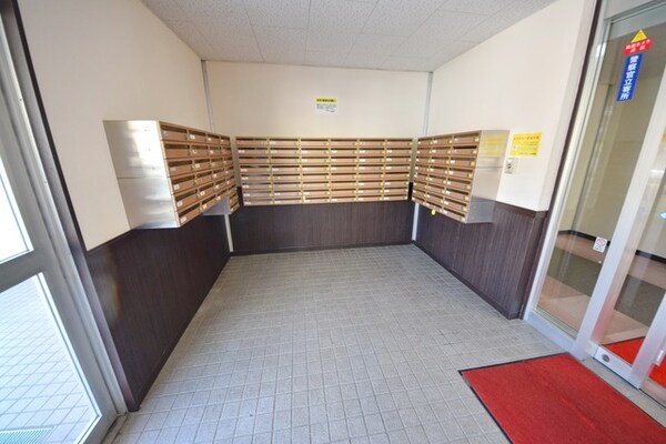 エントランス(★お部屋探しはタウンハウジング高幡不動店まで★)