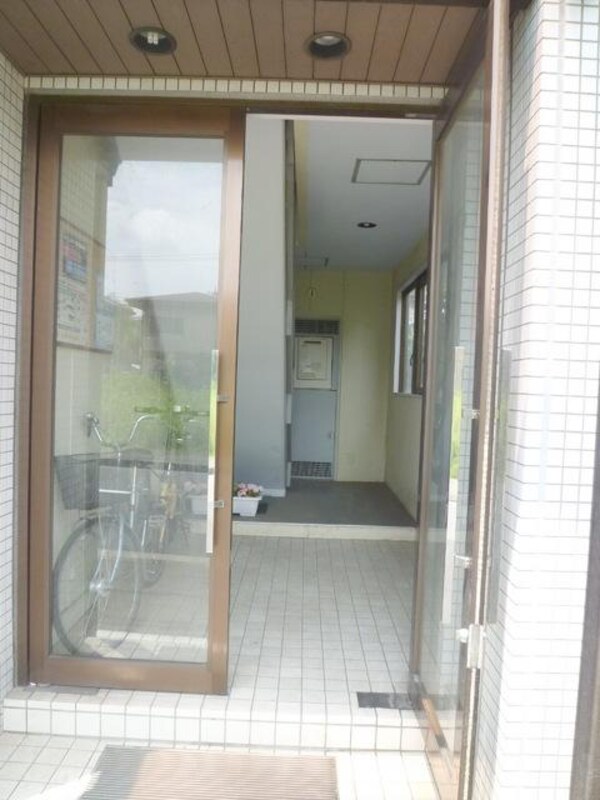 エントランス(★お部屋探しはタウンハウジング高幡不動店まで★)
