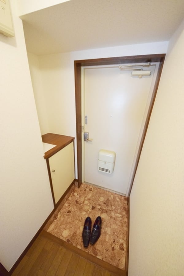 玄関(★お部屋探しは株式会社タウンハウジング東京まで★)