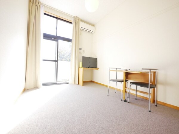 リビング・居室(★人気の家具・家電付きのお部屋です★)