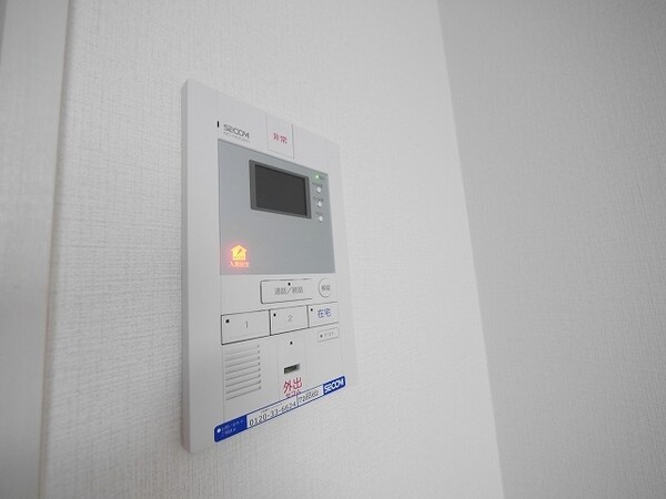 設備(★モニター付きインターホンです★)