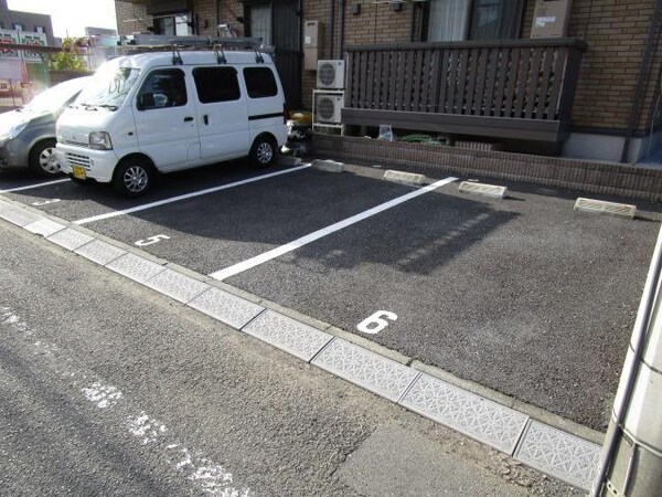駐車場(★敷地内に駐車場あります★)
