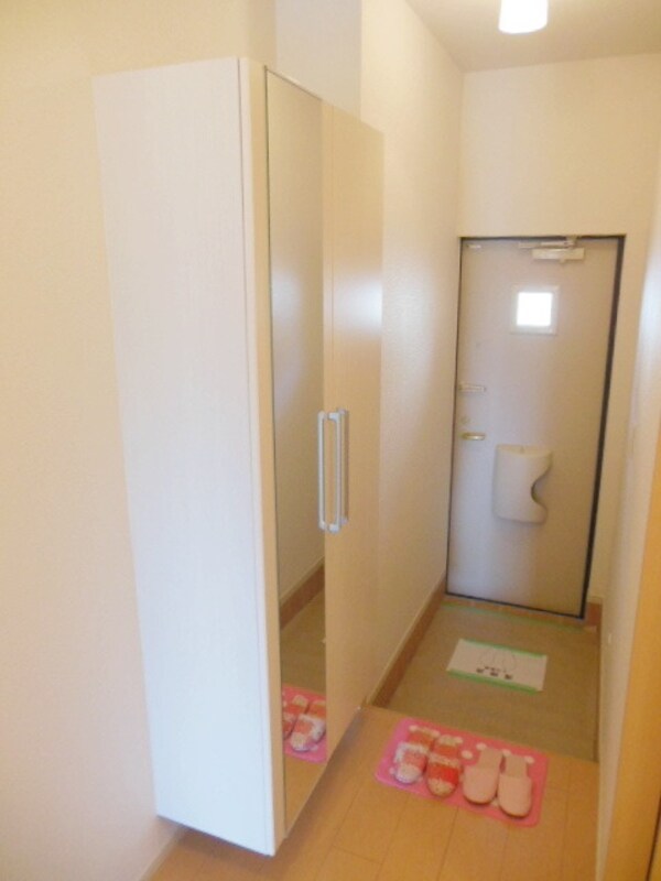 玄関(★お部屋探しは株式会社タウンハウジング東京まで★)