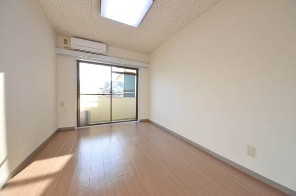 リビング・居室(★お部屋探しは株式会社タウンハウジング東京まで★)