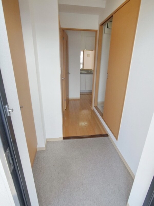 玄関(★お部屋探しは株式会社タウンハウジング東京まで★)