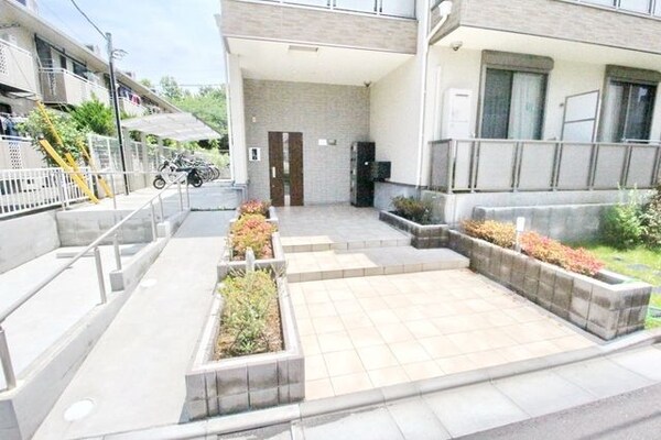 エントランス(★お問い合わせはタウンハウジング聖蹟桜ヶ丘店まで★)