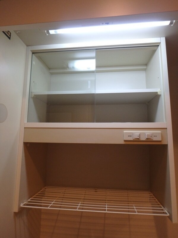 その他(?キッチン上部収納☆)