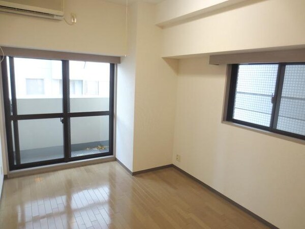 リビング・居室(★こちらのお部屋は２面採光ではございません★)