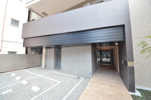 エントランス(★お部屋探しは株式会社タウンハウジング東京まで★)